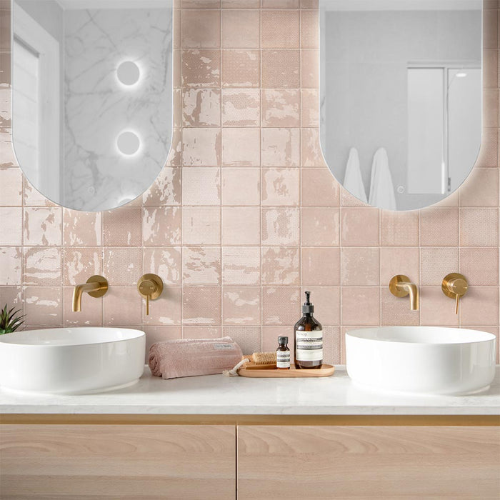 Tetra Fusion Pink Salt - Gloss Finish - Lifestyle