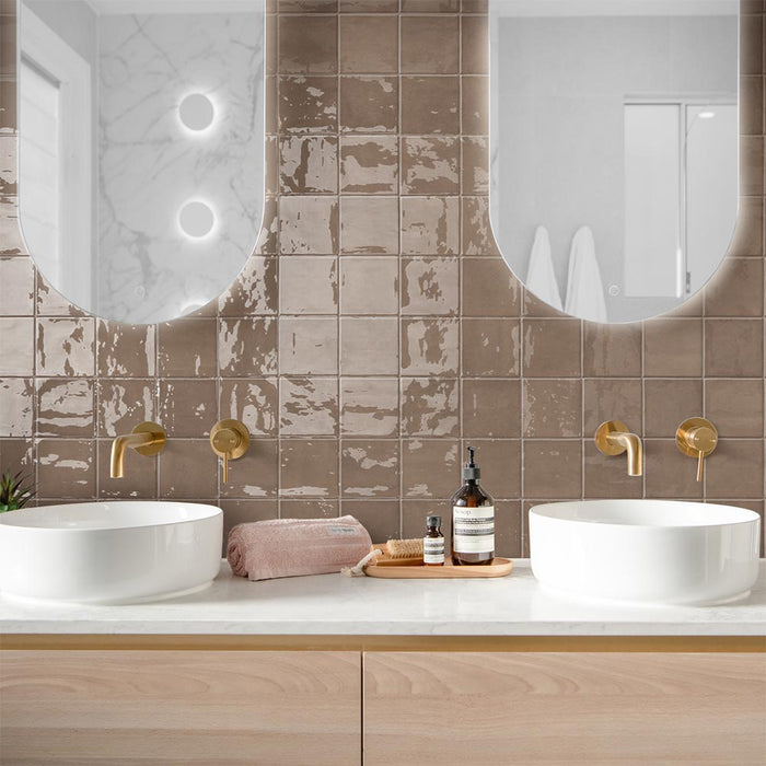 Tetra Nova Cola Nut - Gloss Finish - Lifestyle