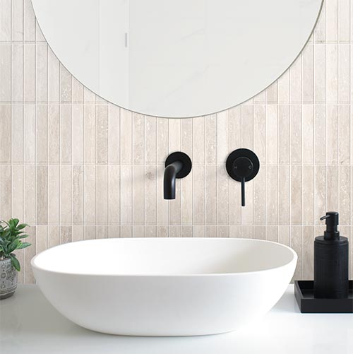 Lume Fingers Amalfi Cream - Gloss Finish - Lifestyle