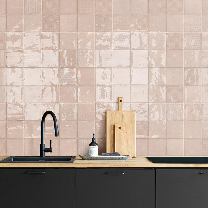 Tetra Fusion Pink Salt - Gloss Finish - Lifestyle