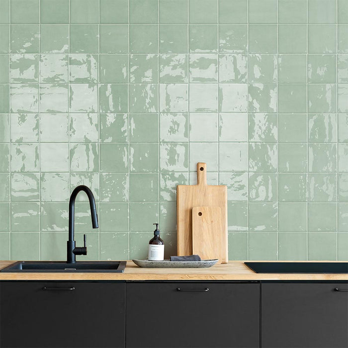Tetra Nova Gumleaf - Gloss Finish - Lifestyle